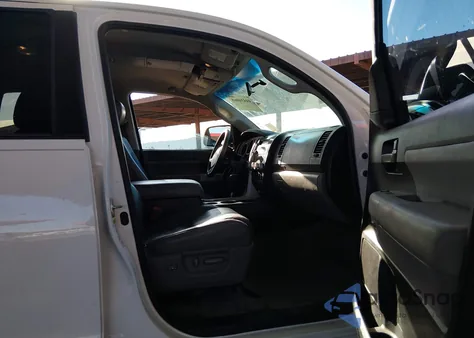 2009 Toyota Sequoia Sr5 4.7L V8 z USA, uszkodzony, nr VIN 5TDZT64A99S000903